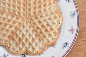 Sprød vaffel med hytteost