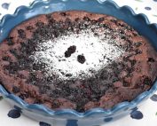DSC_0467 • nogetiovnen.dk Chokoladekage med brombær og chokolade - snasket brownie
