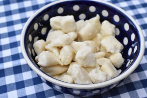 Melboller - opskrift på hjemmelavede melboller til suppe