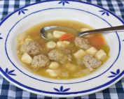 DSC_1834 • nogetiovnen.dk Klar suppe med kød og melboller