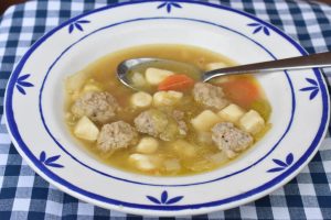 DSC_1834 • nogetiovnen.dk Klar suppe med kød og melboller