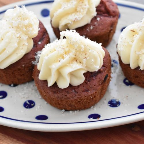 Rødbedemuffins med flødeostecreme