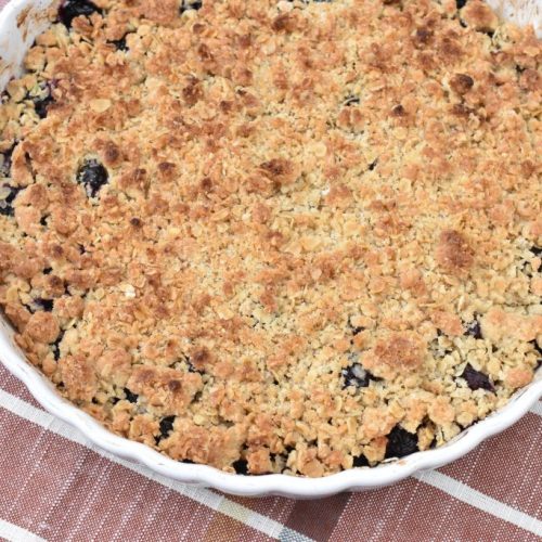 Blåbærcrumble - nem opskrift på crumblekage med blåbær