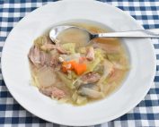 DSC_1166 • nogetiovnen.dk Gammeldags hvidkålssuppe med svineskank - opskrift